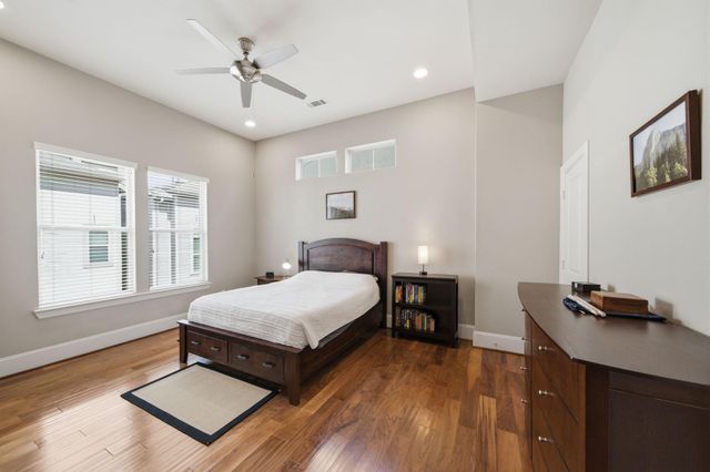 5531 Venice Street, Houston, TX 77007