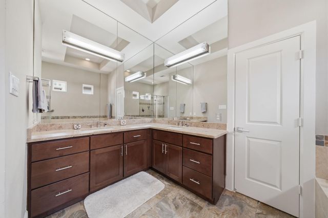 5531 Venice Street, Houston, TX 77007