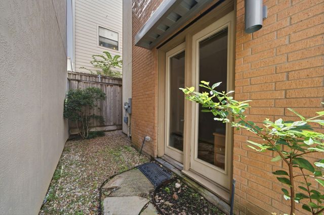 5531 Venice Street, Houston, TX 77007