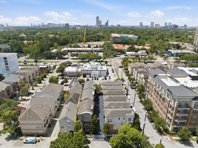 5531 Venice Street, Houston, TX 77007