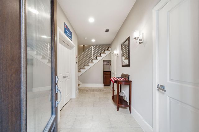5531 Venice Street, Houston, TX 77007