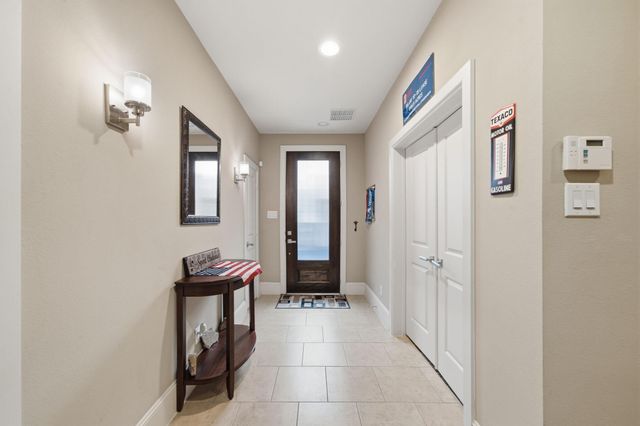 5531 Venice Street, Houston, TX 77007