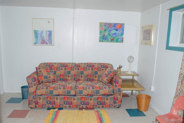 21741 Edna Street, Dearborn, MI 48124
