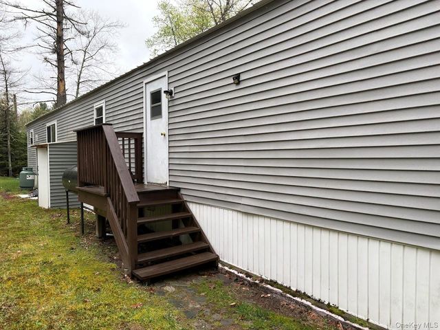 39 Hartung Road, Highland Lake, NY 12743