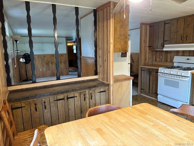 39 Hartung Road, Highland Lake, NY 12743