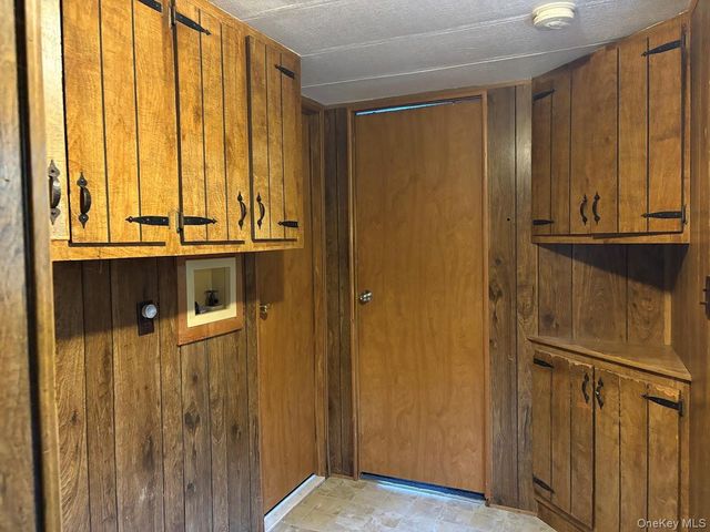 39 Hartung Road, Highland Lake, NY 12743