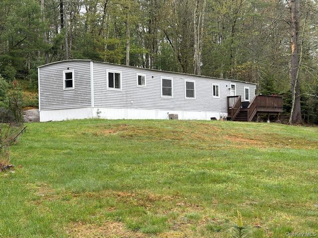39 Hartung Road, Highland Lake, NY 12743