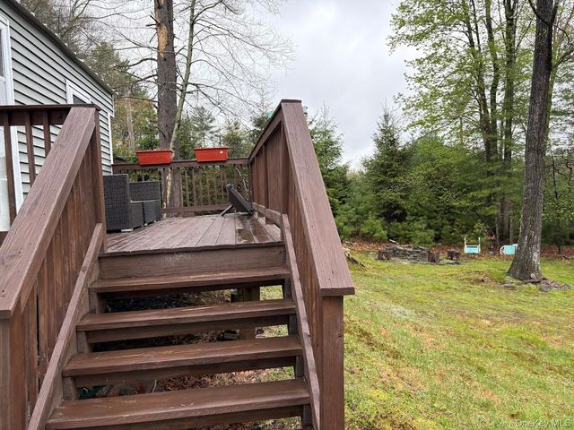 39 Hartung Road, Highland Lake, NY 12743