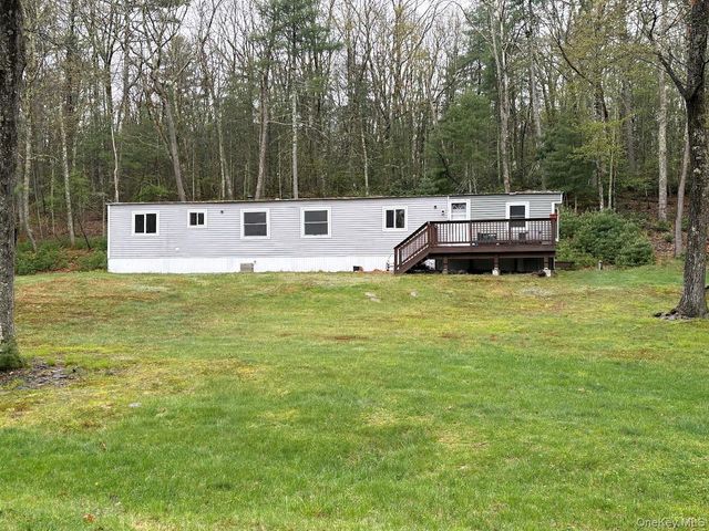 39 Hartung Road, Highland Lake, NY 12743