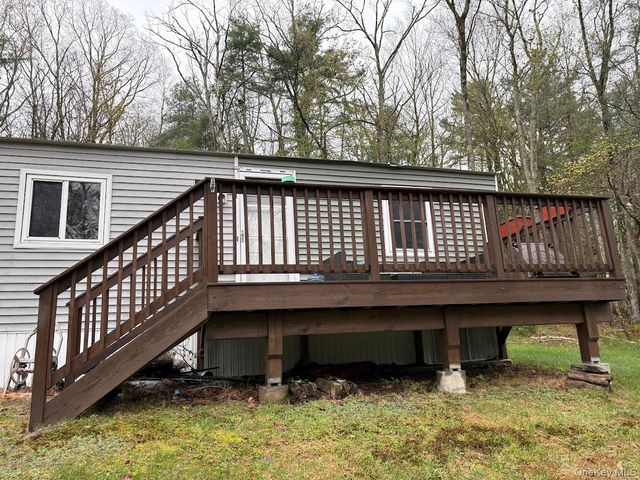 39 Hartung Road, Highland Lake, NY 12743