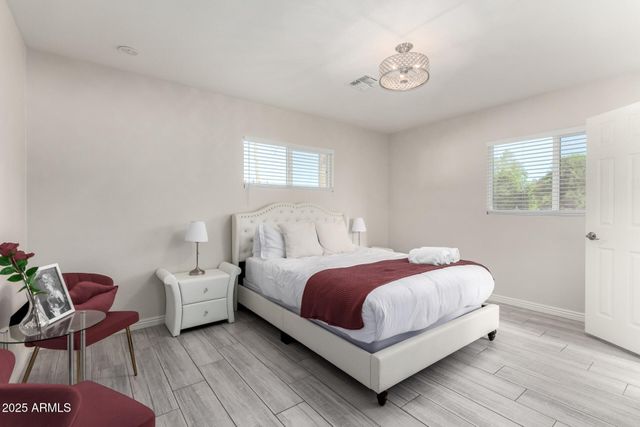 1532 W NORTHERN Avenue, Phoenix, AZ 85021