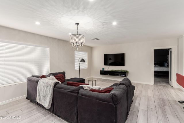 1532 W NORTHERN Avenue, Phoenix, AZ 85021