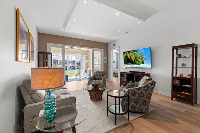 9 Harbour Isle Drive 102, Hutchinson Island, FL 34949