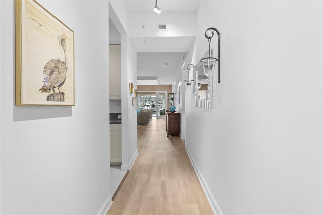 9 Harbour Isle Drive 102, Hutchinson Island, FL 34949