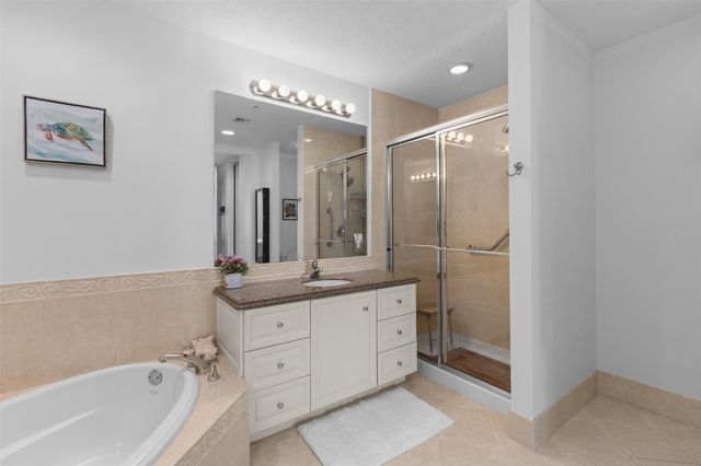 9 Harbour Isle Drive 102, Hutchinson Island, FL 34949