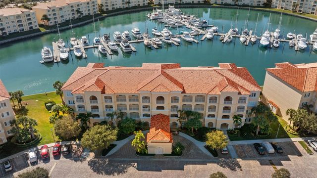 9 Harbour Isle Drive 102, Hutchinson Island, FL 34949