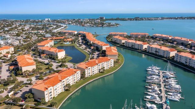 9 Harbour Isle Drive 102, Hutchinson Island, FL 34949