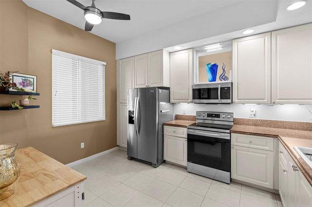 9 Harbour Isle Drive 102, Hutchinson Island, FL 34949