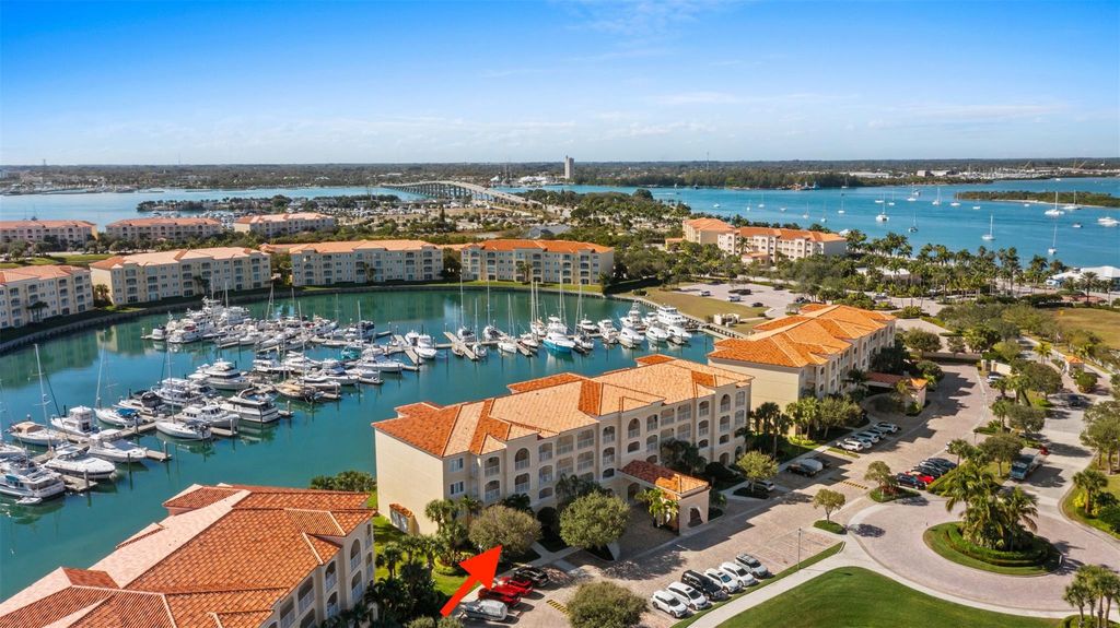 9 Harbour Isle Drive 102, Hutchinson Island, FL 34949