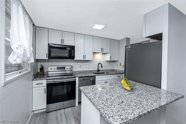 925 Gayer Drive, Medina, OH 44256