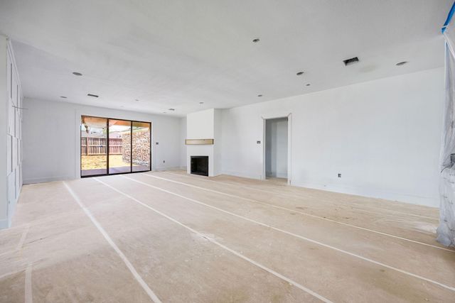 6730 Lindyann Lane, Houston, TX 77008