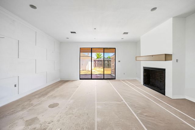 6730 Lindyann Lane, Houston, TX 77008