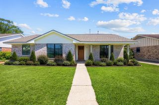 6730 Lindyann Lane, Houston, TX 77008