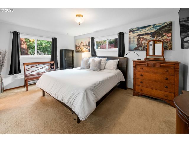 1864 4TH St, Astoria, OR 97103