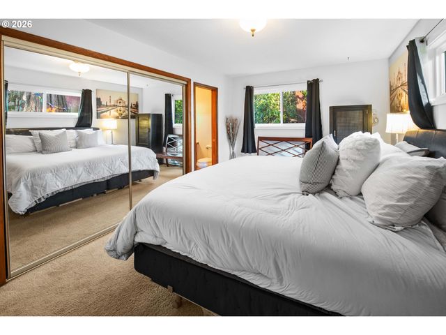 1864 4TH St, Astoria, OR 97103