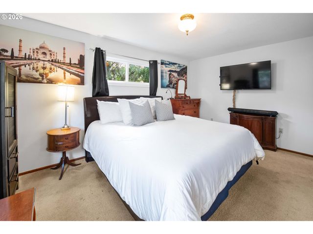 1864 4TH St, Astoria, OR 97103