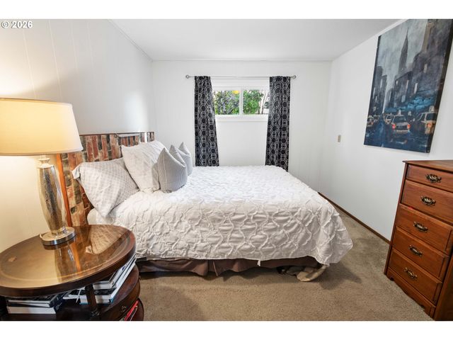 1864 4TH St, Astoria, OR 97103