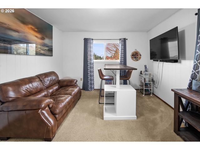 1864 4TH St, Astoria, OR 97103