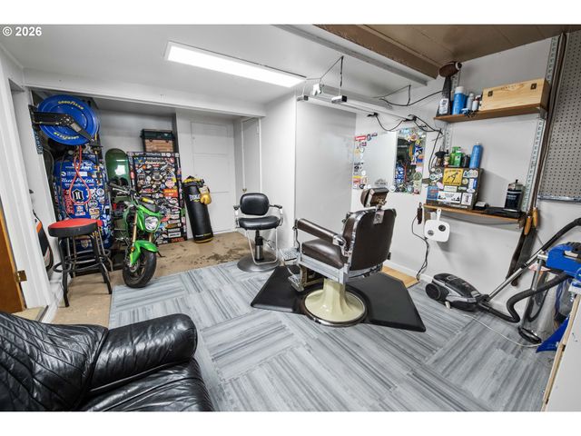 1864 4TH St, Astoria, OR 97103