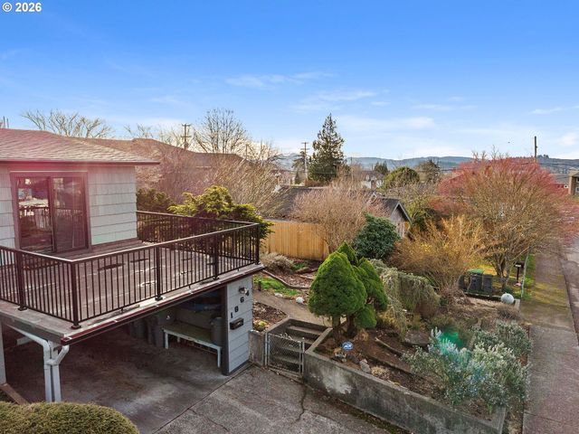 1864 4TH St, Astoria, OR 97103