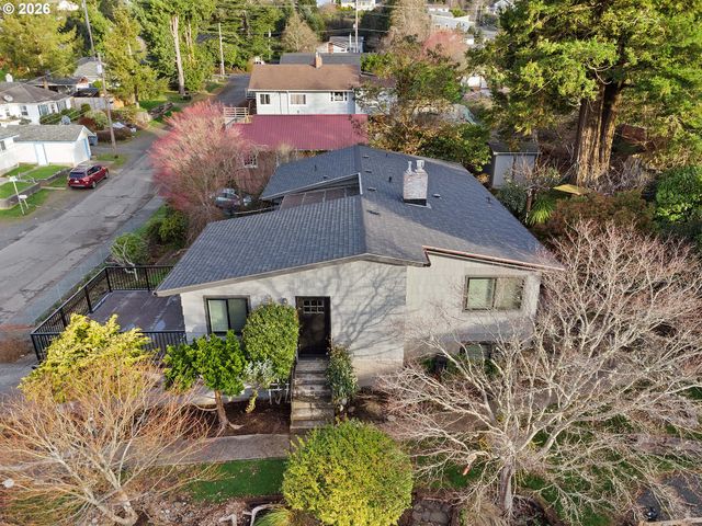 1864 4TH St, Astoria, OR 97103