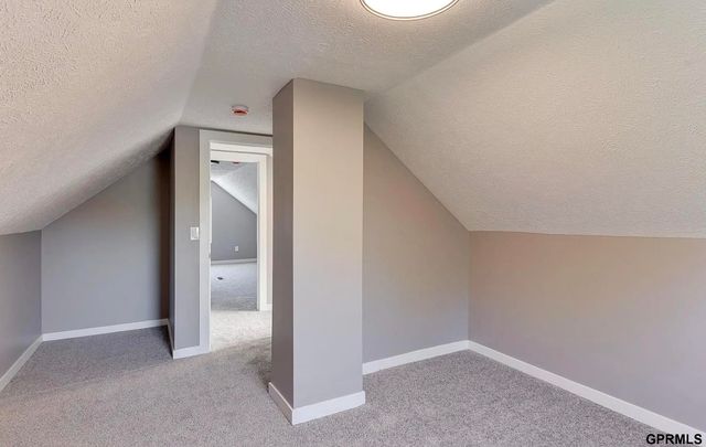 4276 Binney Street, Omaha, NE 68111