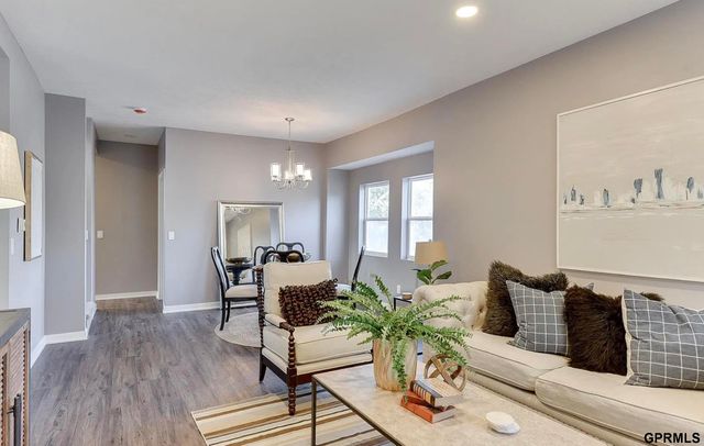 4276 Binney Street, Omaha, NE 68111