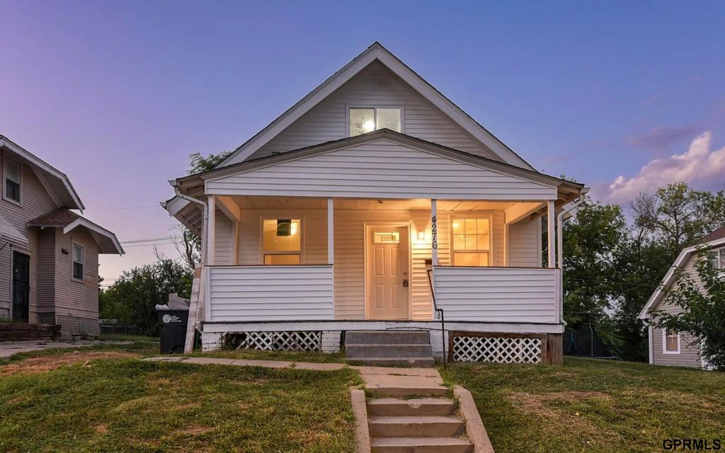 4276 Binney Street, Omaha, NE 68111