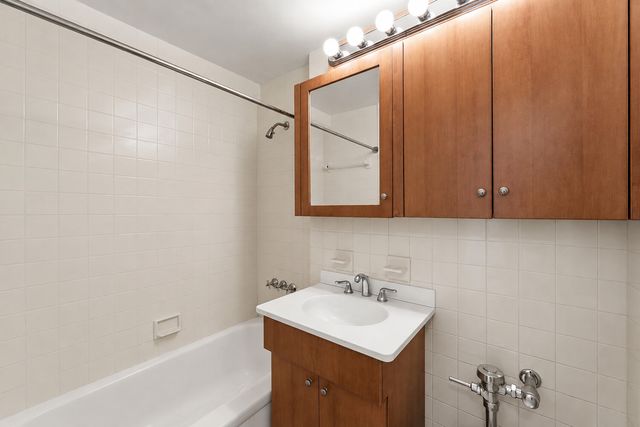 288 Lexington Ave Apt 3D, New York City, NY 10016