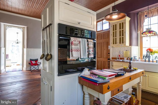 1192 FRITZTOWN RD, Reinholds, PA 17569