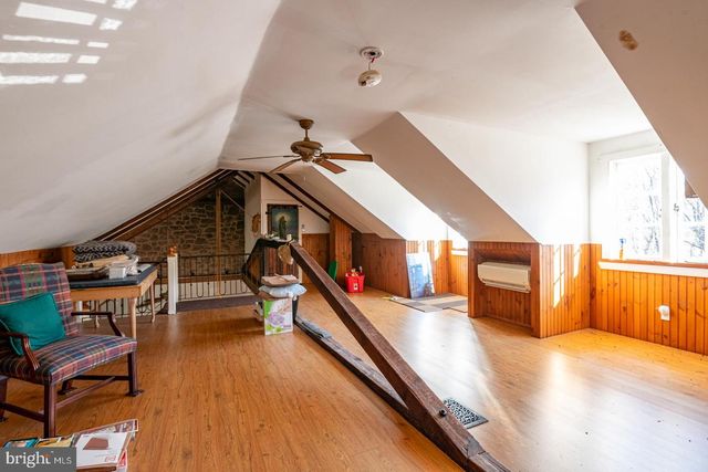 1192 FRITZTOWN RD, Reinholds, PA 17569