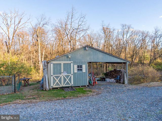 1192 FRITZTOWN RD, Reinholds, PA 17569