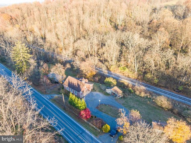 1192 FRITZTOWN RD, Reinholds, PA 17569
