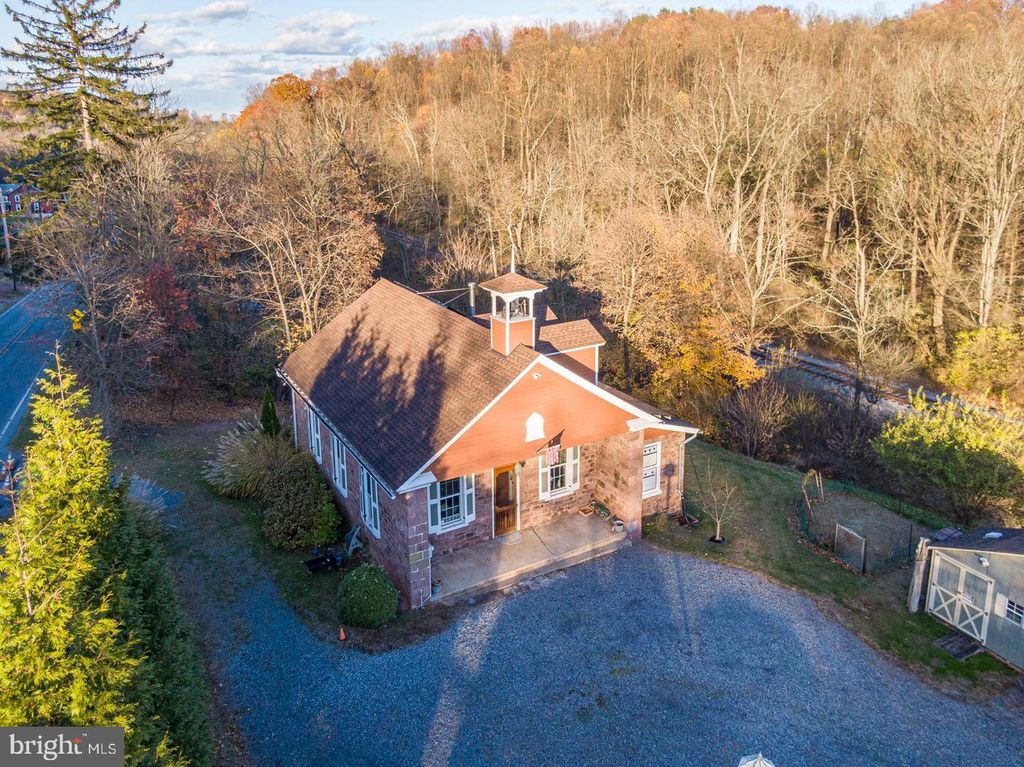1192 FRITZTOWN RD, Reinholds, PA 17569