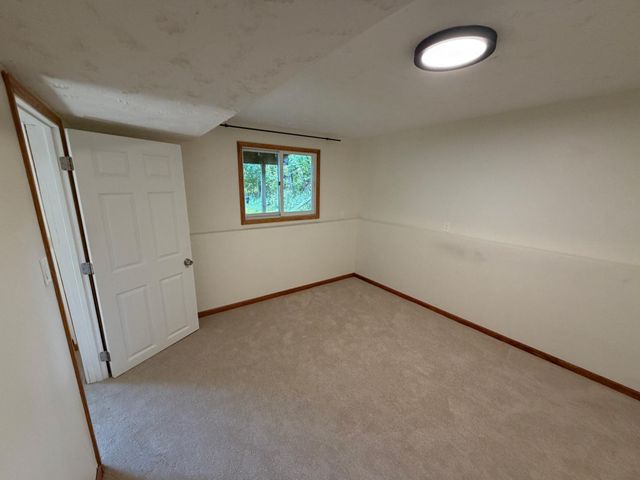 112 Mcgregor Avenue N, Mahtomedi, MN 55115