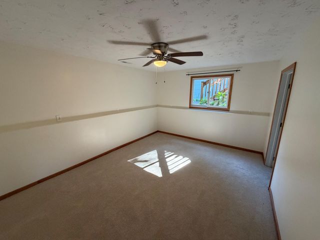 112 Mcgregor Avenue N, Mahtomedi, MN 55115