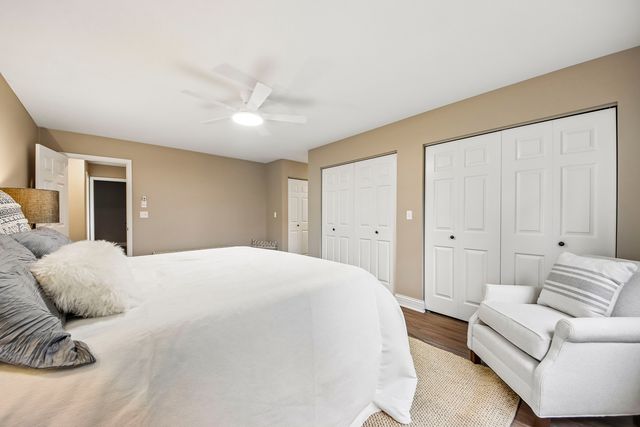 281 Governors Lane 281, Elgin, IL 60123