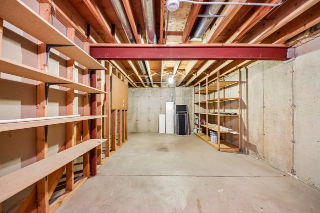 281 Governors Lane 281, Elgin, IL 60123