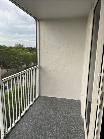 16950 W Dixie Hwy A-529 A-529, North Miami Beach, FL 33160