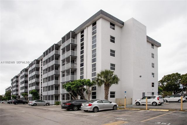 16950 W Dixie Hwy A-529 A-529, North Miami Beach, FL 33160